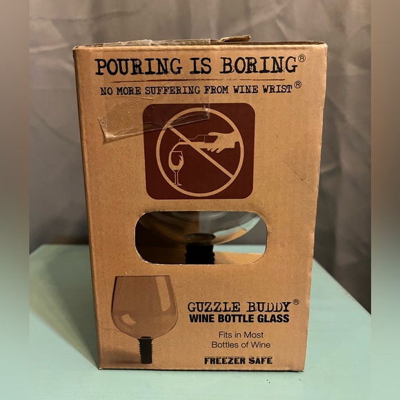 Guzzle Buddy Wine Bottle Glass ‘Plug It And Chug It’ New in Box - Picture 3 of 4